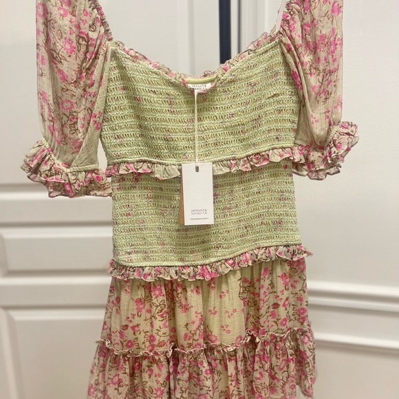 Hemant &Nandita Dress - Picture 2 of 7